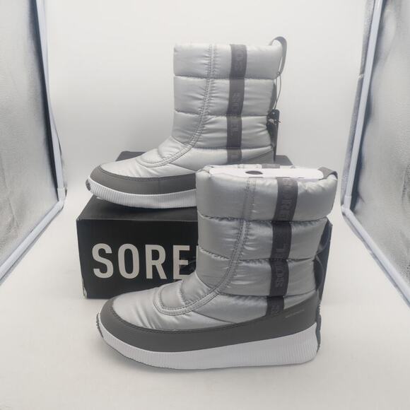 NEW Sorel Women's Out N About Puffy Mid WP Boot Women's 8 Silver - Picture 2 of 8